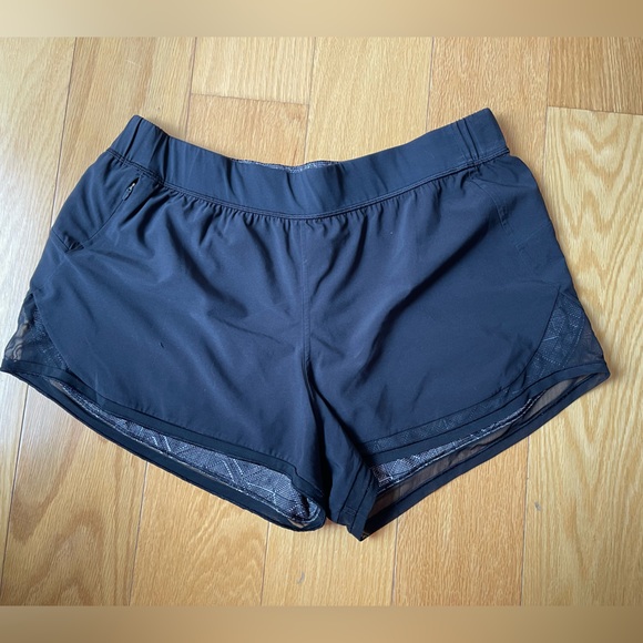 Lululemon Two With One Mid-Rise Short - Reversible - Picture 2 of 8